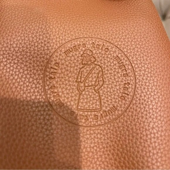 Mugrs Crossbody vegan leather bags Brown pebbled leather bag Embossed logo - Picture 4 of 10